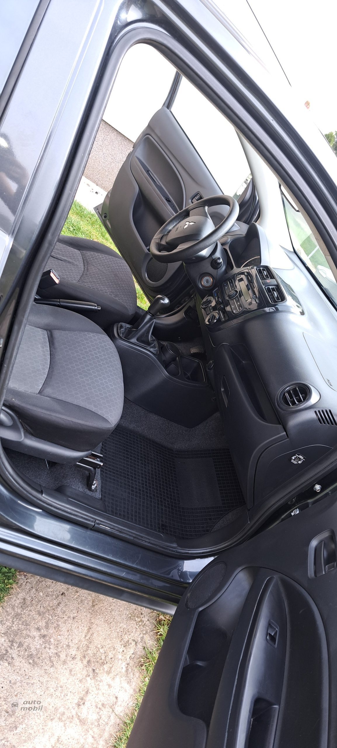 Micubishi space star 2013 eko