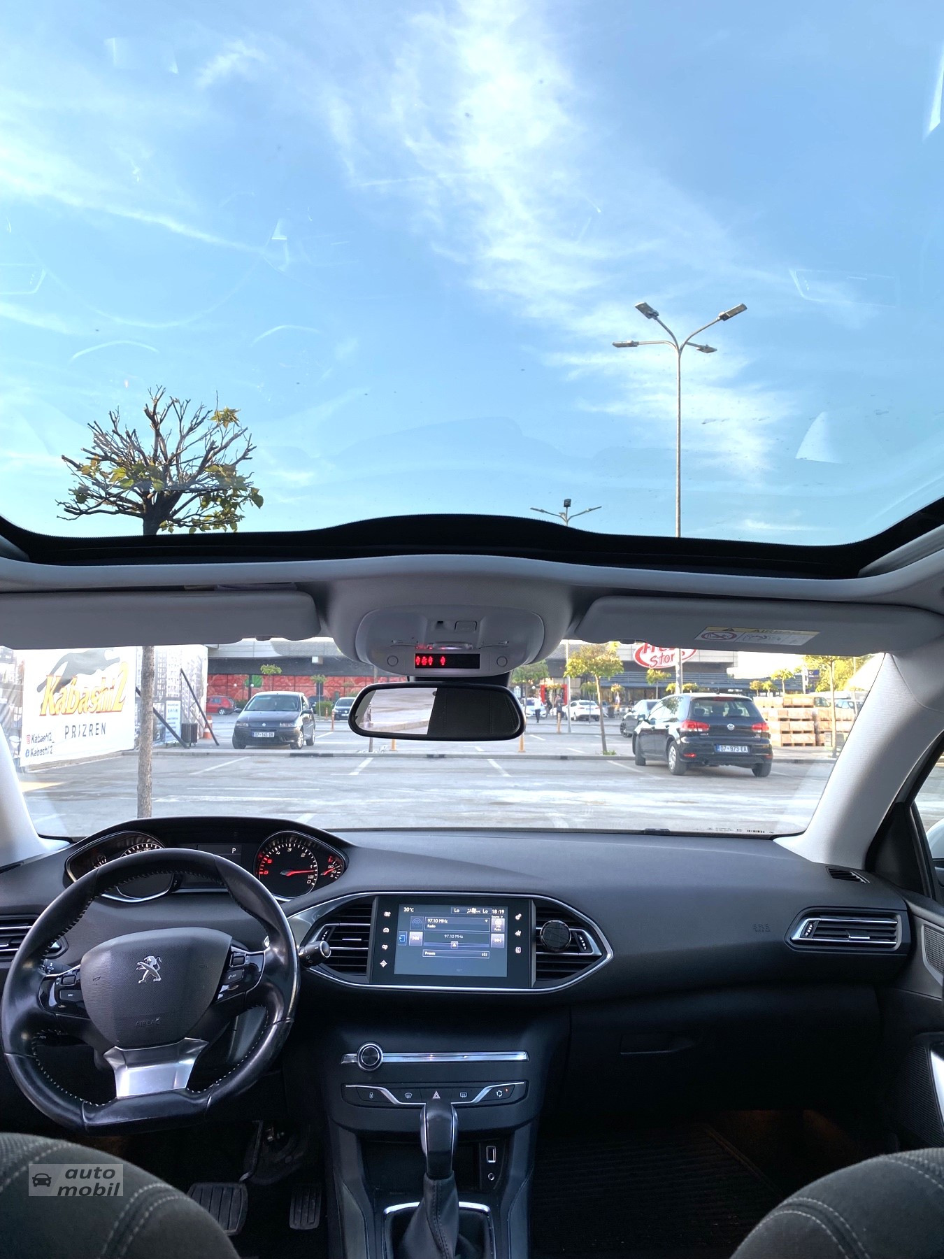 Shitet Ndrohet Peugeot 308